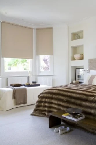 Bella Hessian Blackout Roller Blind - Image 3